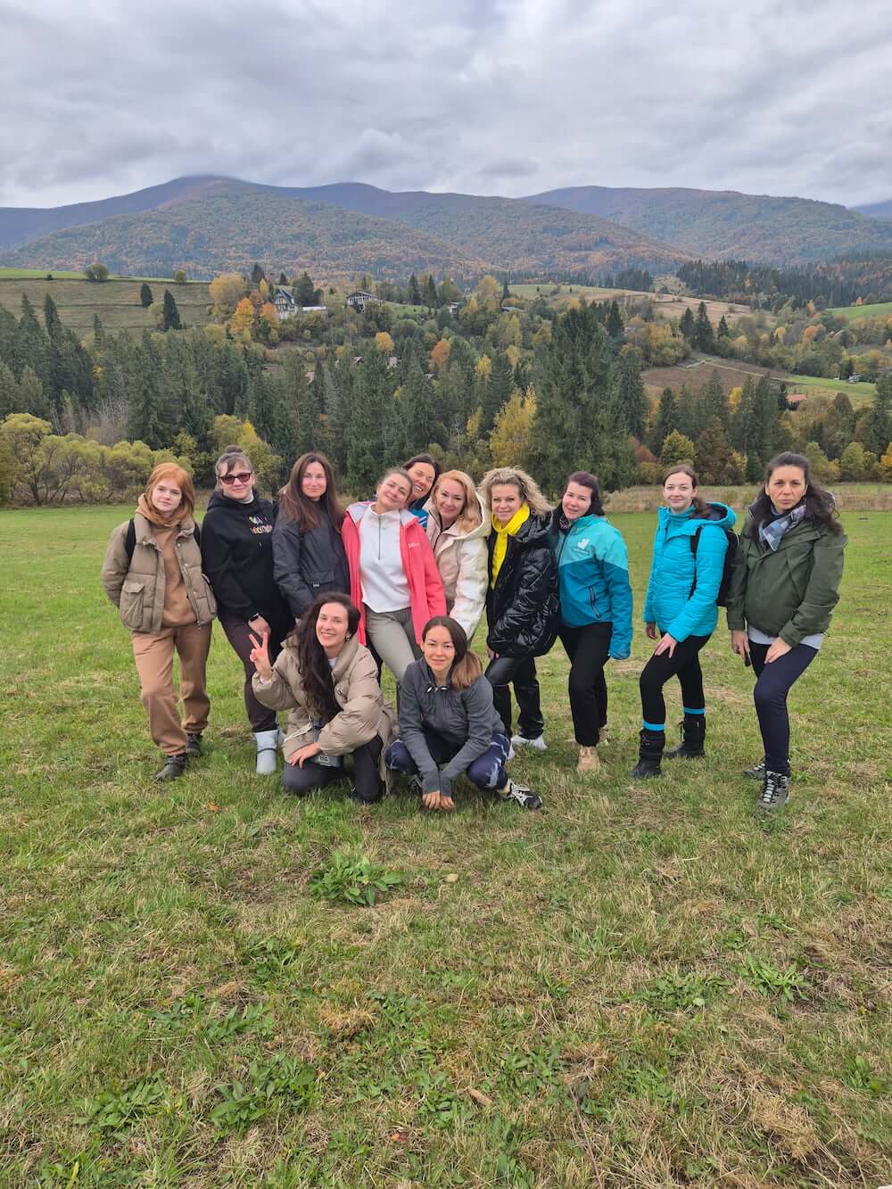 Групова йога на природі